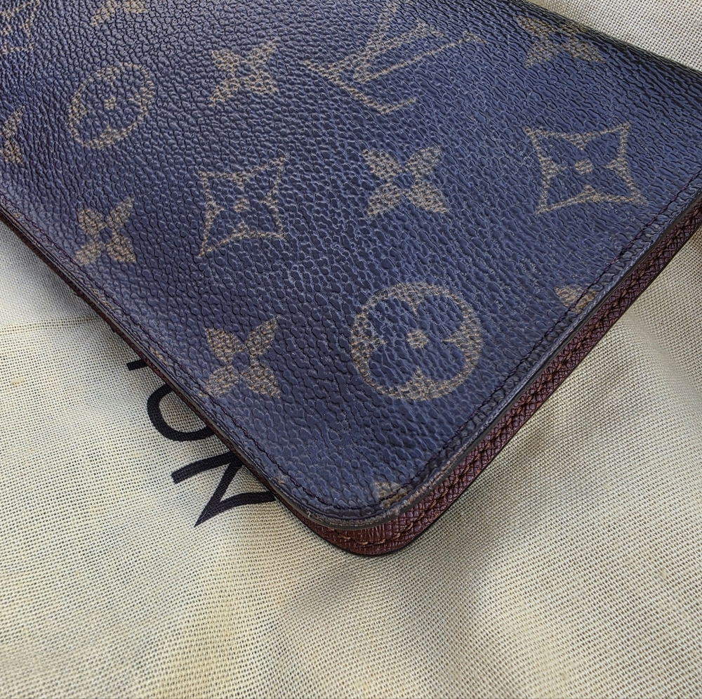 Louis Vuitton Monogram Zip Around Wallet Monogram Canvas. Date Code TH0065 - Picture 6 of 17